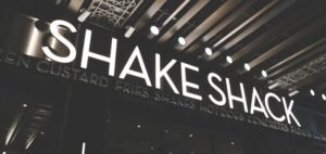 Read more about the article Toronto’s Yonge-Dundas Square will Welcome Shake Shack’s Arrival this Summer